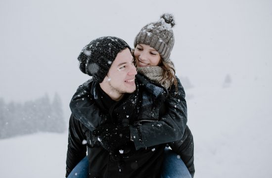 Paarfotos im Schnee